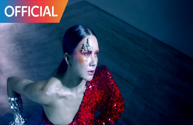 Uhm Jung Hwa - Watch Me Move MV