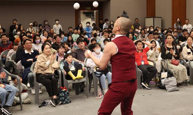 Children's Day performance at Cheong Wa Dae