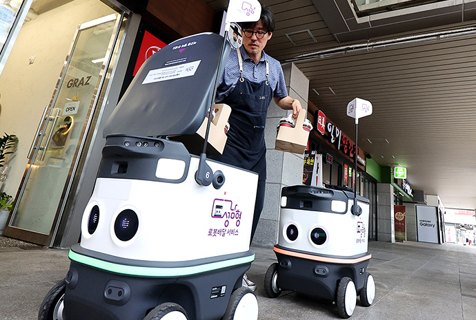 Autonomous robots deliver coffee