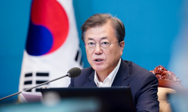 Opening Remarks by President Moon Jae-in at Meeting with His Senior Secretaries