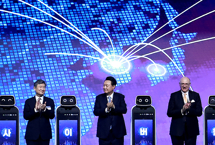 President Yoon attends opening of Cyber Summit Korea